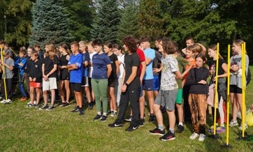 Sztafetowe biegi przełajowe zawody gminne Nowa Sarzyna 30.09.2023 r.